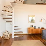 Sunny Loft In Downtown Porto With Private Parking