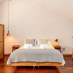 Sunny Loft In Downtown Porto With Private Parking