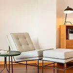 Sunny Loft In Downtown Porto With Private Parking